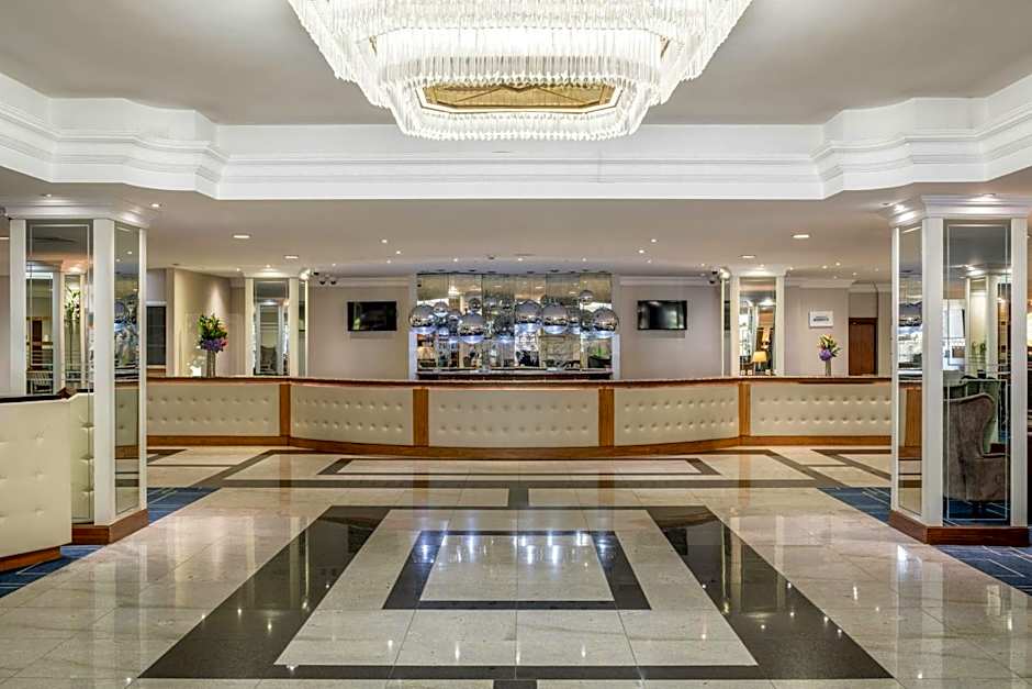 Renaissance by Marriott London Heathrow Hotel