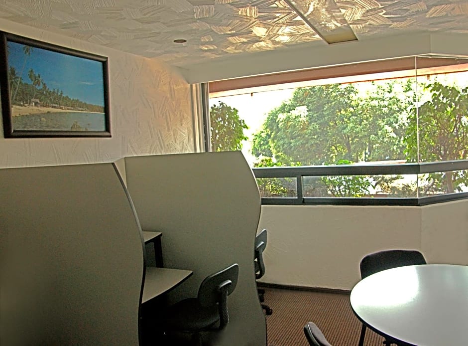 Porto Novo Hotel & Suites