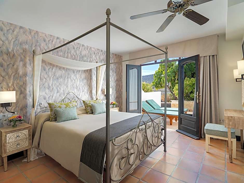 Regency Country Club, Apartments Suites