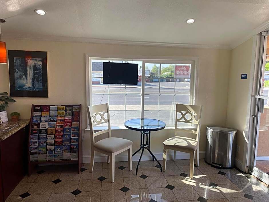 Holiday Motel Oakdale