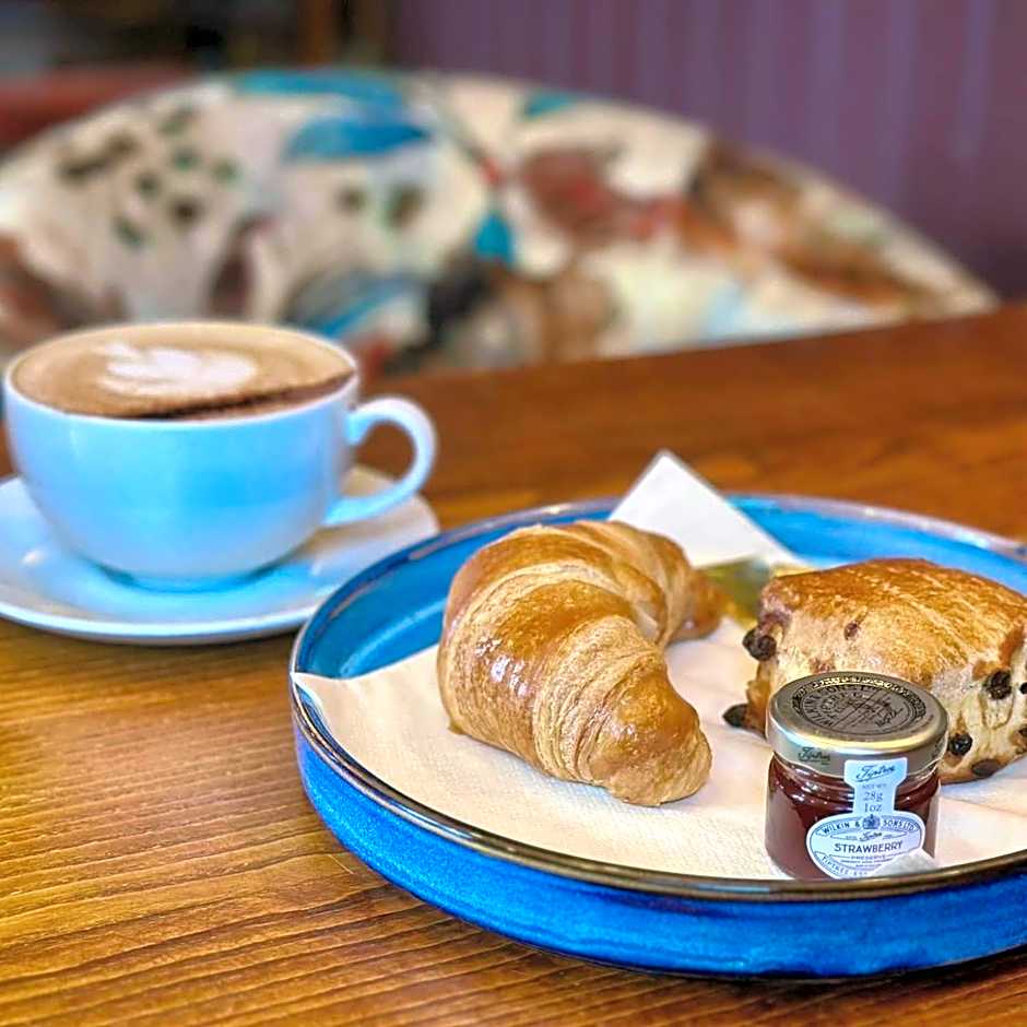 The Queens Head Hotel