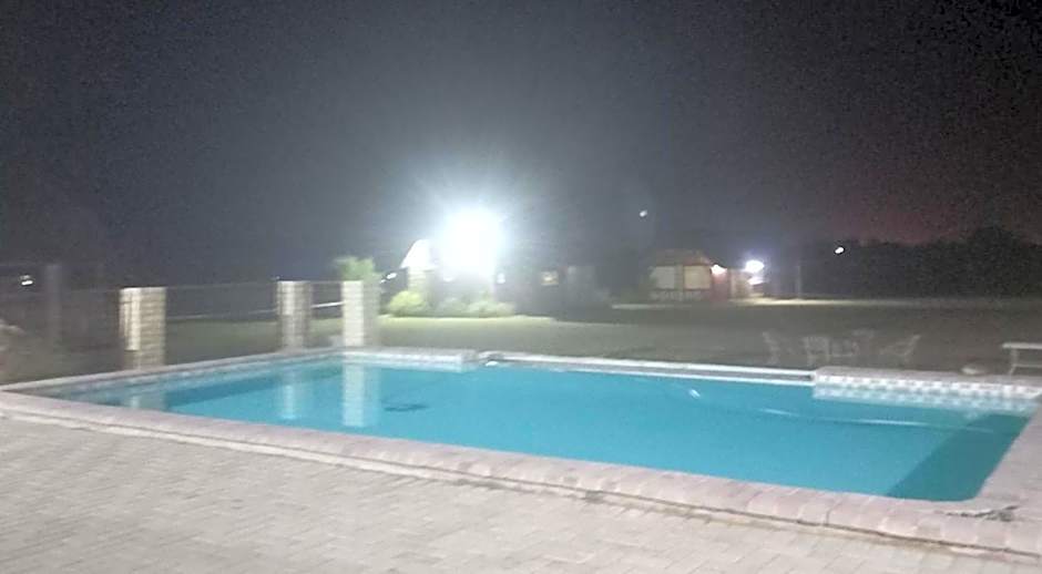 Gaggle Inn Guest Lodge