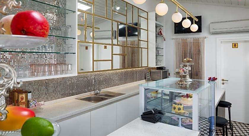 DELIGHT DELUXE HOTEL & SPA