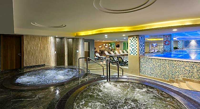 Titanic Port Bakirkoy