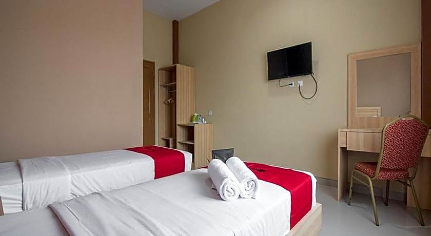 RedDoorz near Islamic Center Samarinda