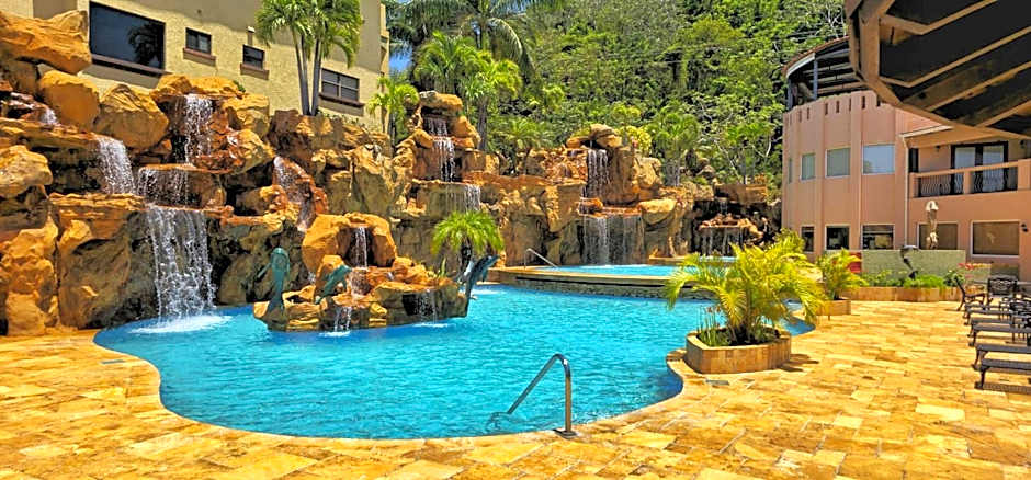 Clarion Suites Roatan At Pineapple Villas