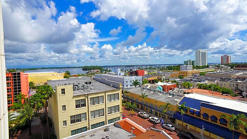 The Banyan Hotel Fort Myers, Tapestry Collection by Hilton