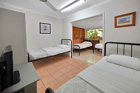 Bed in 4-Bed Mixed Dormitory Room