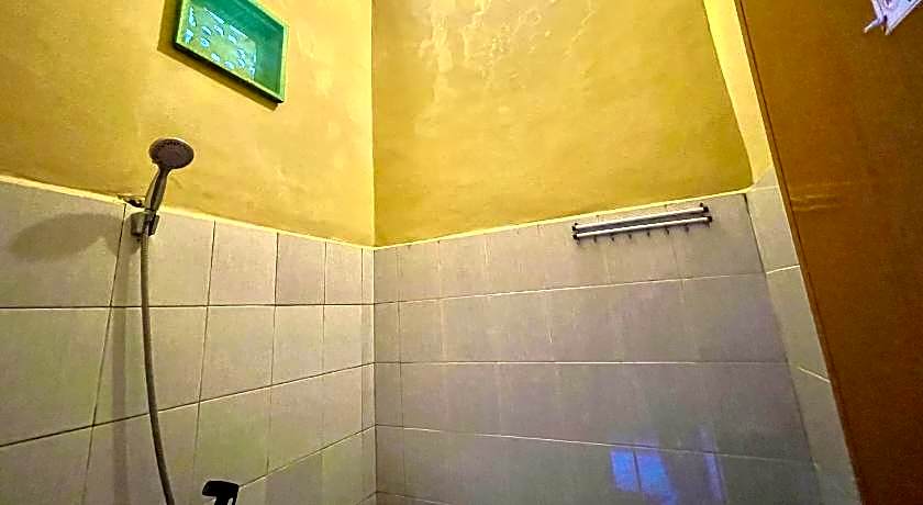 Mongan Homestay Beside The Belulang Hot Spring