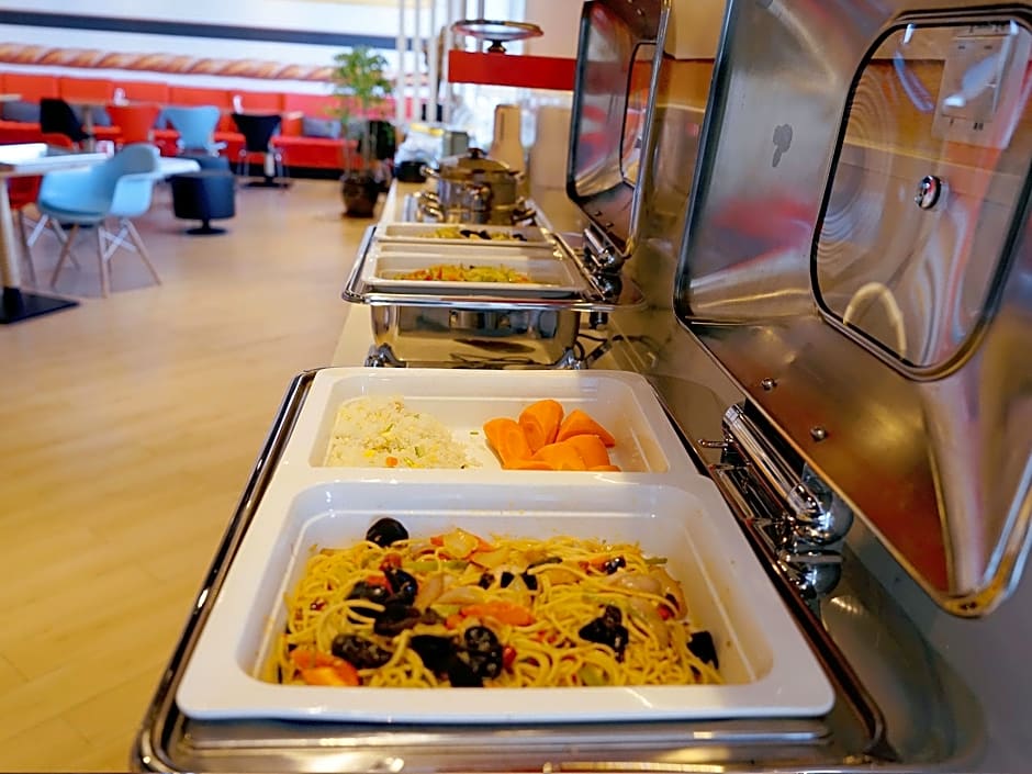 ibis Jiayuguan Railway Station Hotel