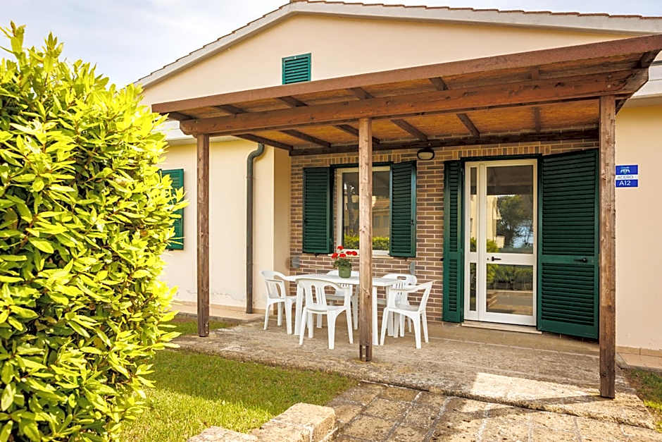 Villaggio Turistico La Cecinella