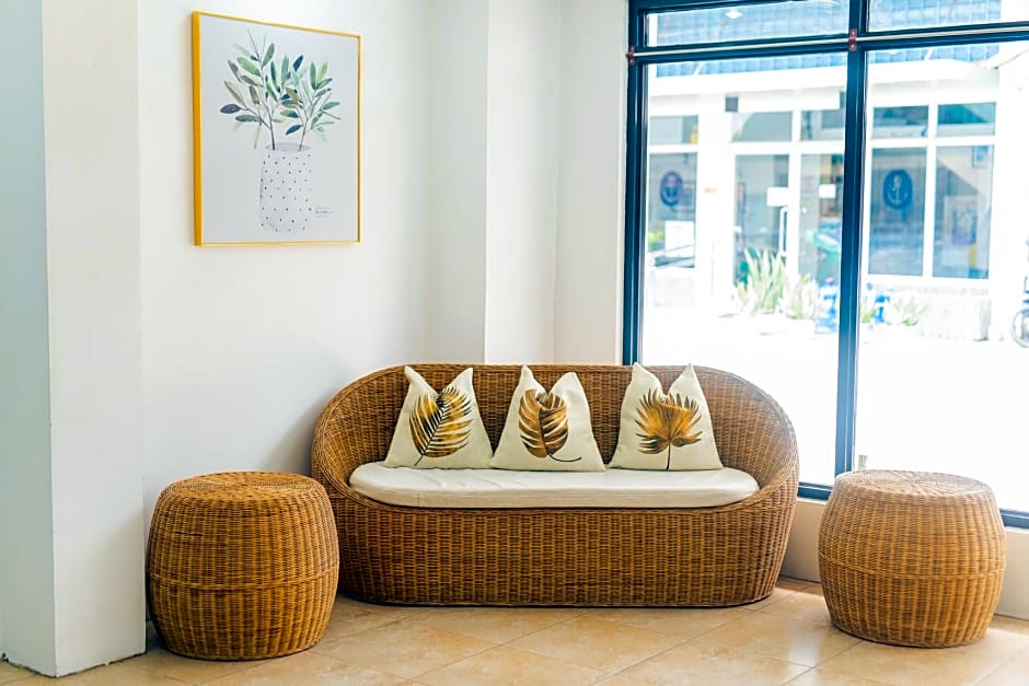 C Hotel Managed by H Hospitality Group 