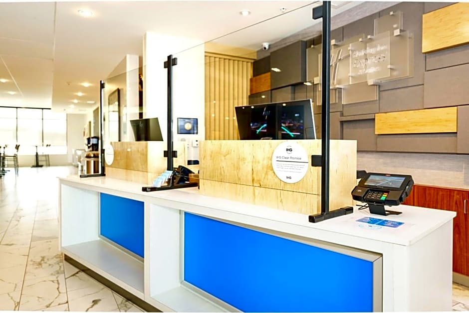 Holiday Inn Express & Suites Franklin - Berry Farms By IHG