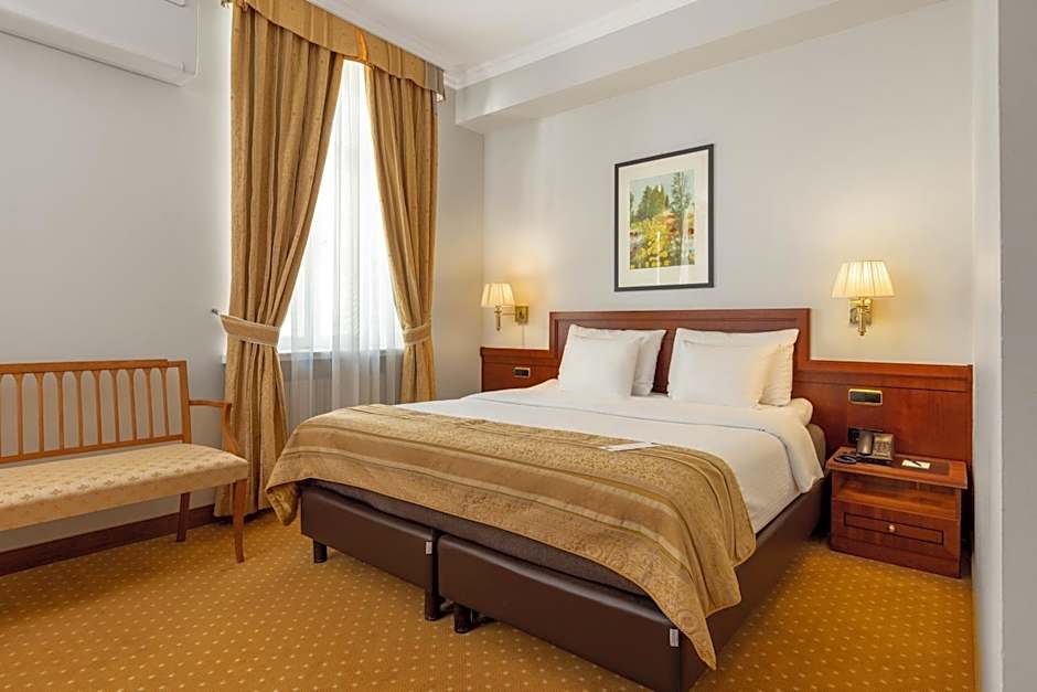 My City Hotel