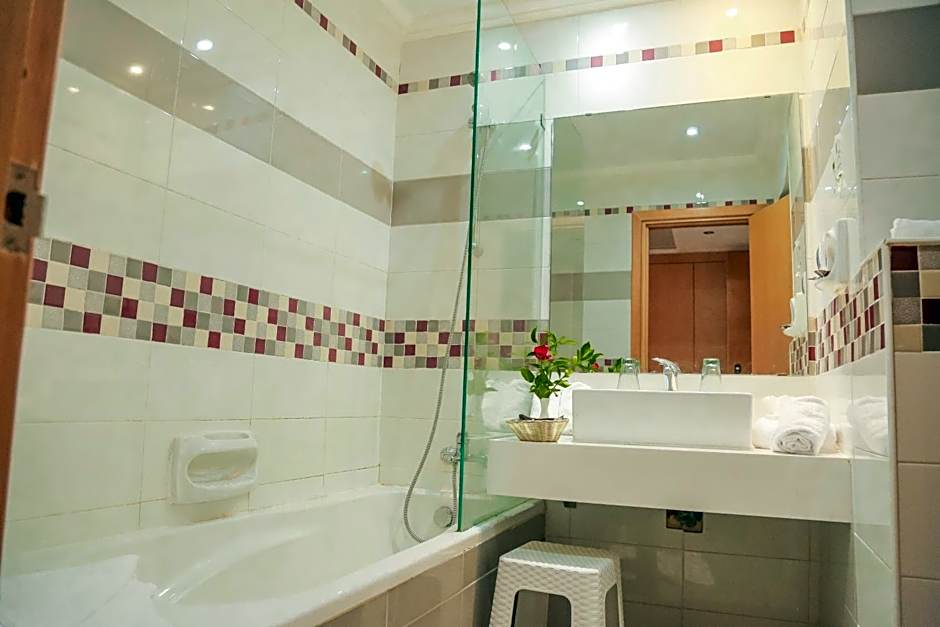 Hotel Marabout - Families and Couples Only