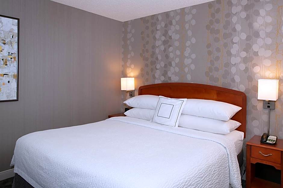 Courtyard by Marriott Newark Silicon Valley