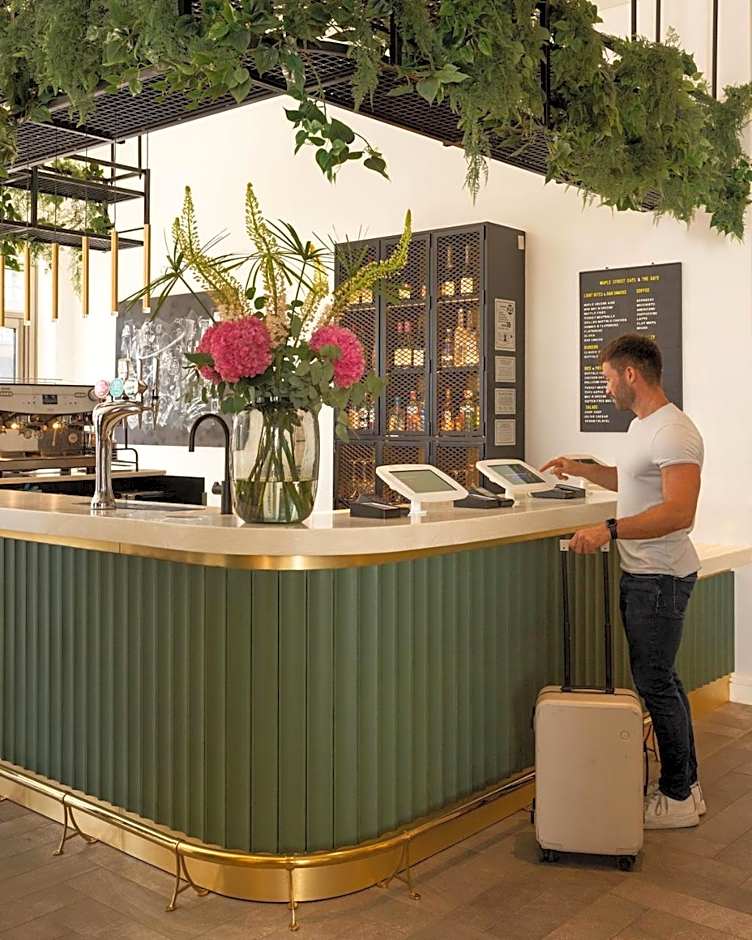 The Gate London City