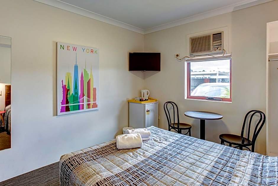 Arena Hotel (formerly Sleep Express Motel)