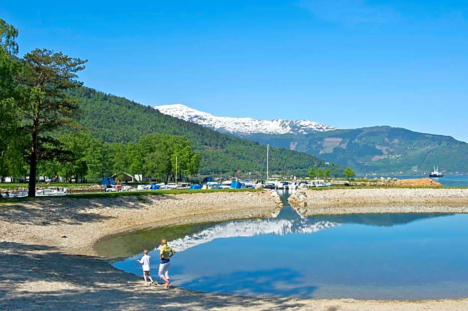 Kinsarvik Camping
