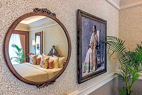 Presidential Suite with 15% discount on Food and Beverage (Excluding in room dining)