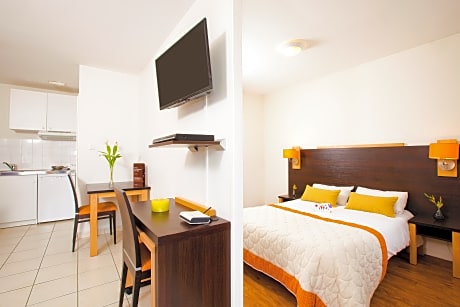 Studio 3 persons with kitchenette and terrace