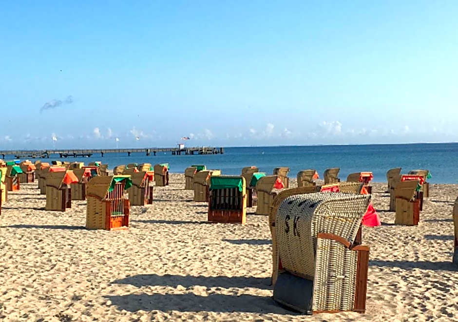 Hotel Sonnenschein - Spielerei im Sonnenschein