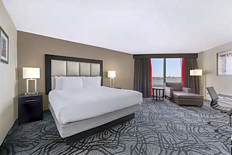 King Room with River View - Non-smoking