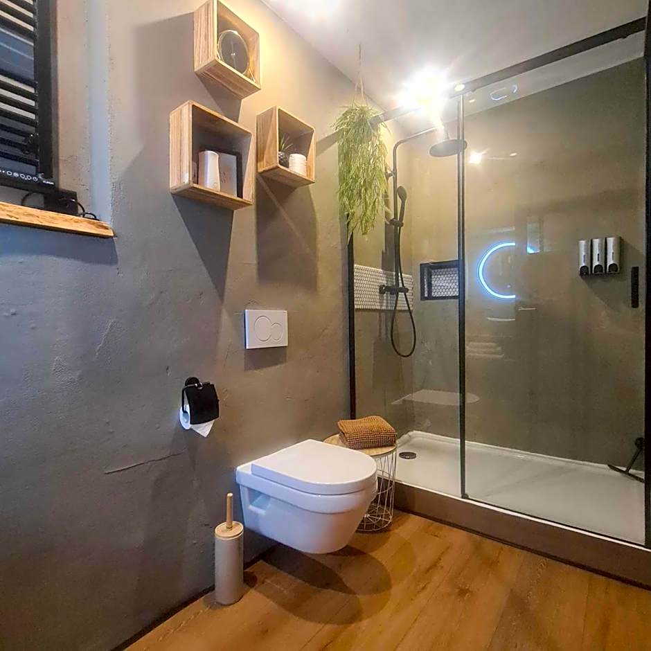 Feel at Home - Holiday Studio