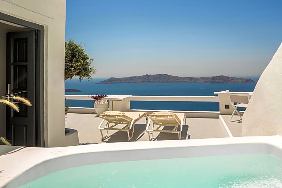 Sun Rocks Boutique Hotel - Caldera View Suites & Sunset Dining Experience