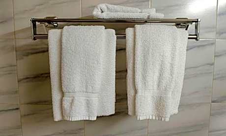 Deluxe King Suite - Non-Smoking