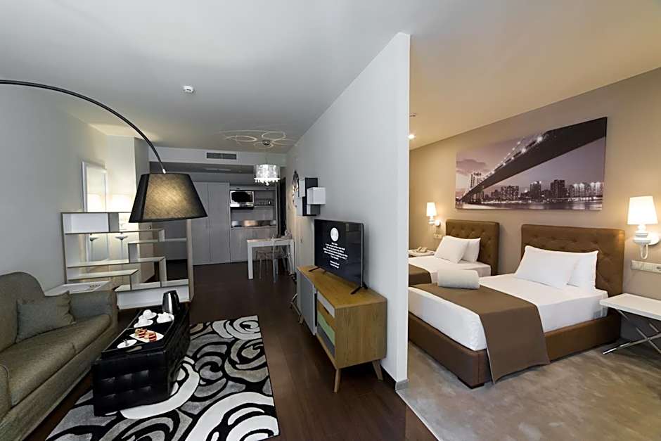 Photo 1 of 4 of Executive Suite