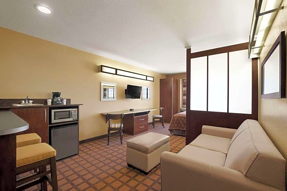 Microtel Inn & Suites Gonzales TX