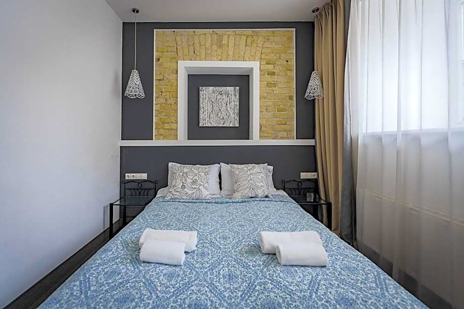 Moon Garden Old Town Hotel