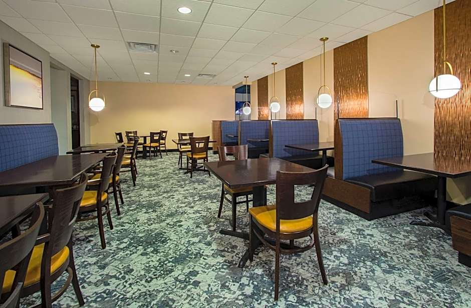 DoubleTree By Hilton Newark