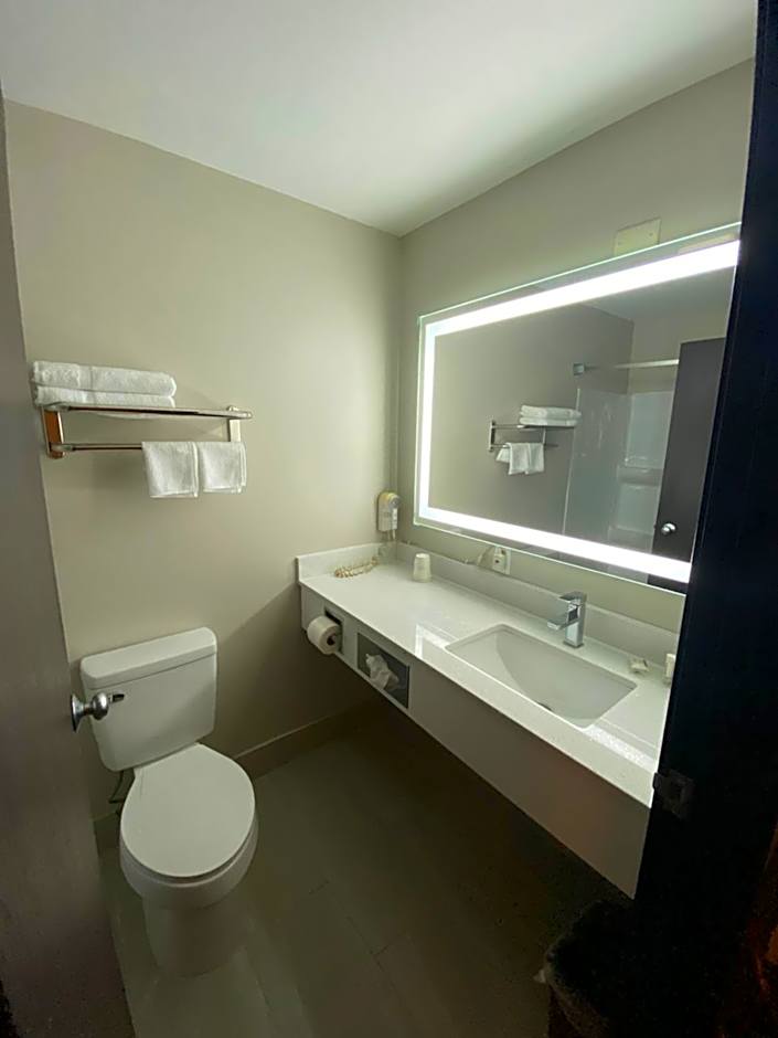 Baymont by Wyndham Oshkosh Airport