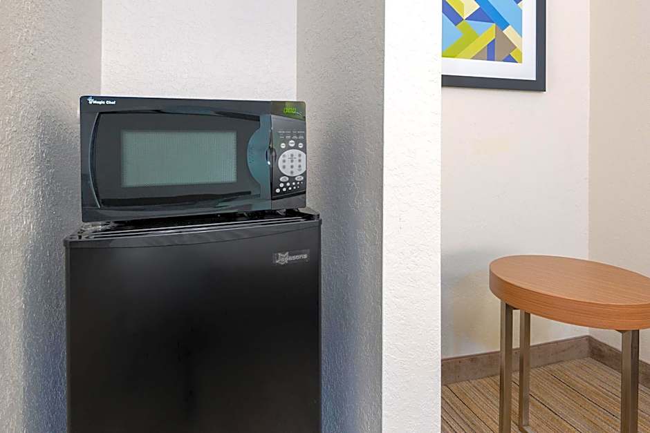 Holiday Inn Express Hotel & Suites Bonita Springs By IHG