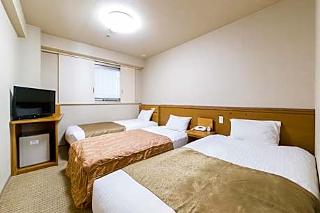 Standard Twin Room with Extra Bed - Non-Smoking