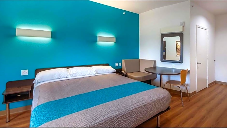 Motel 6-Channelview, TX