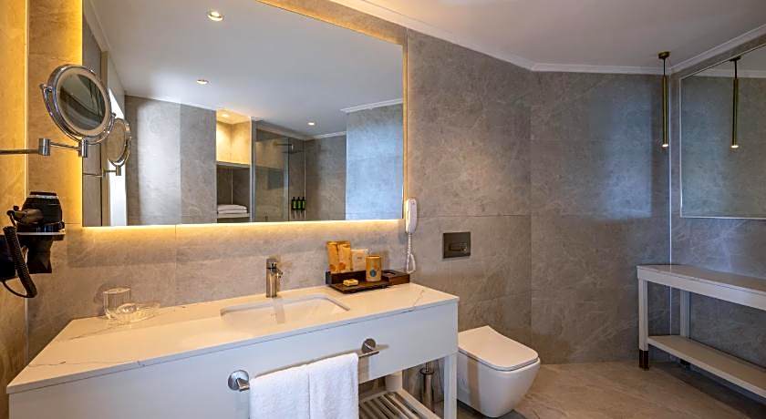 Nirvana Cosmopolitan Hotel - Convention & Sports Center