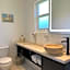 Sandyland Reef Inn