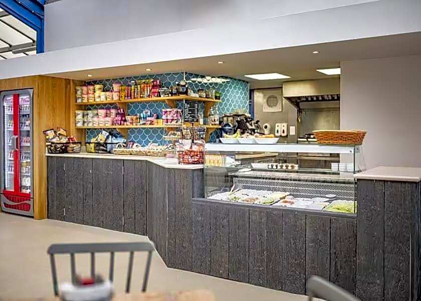 marine getaways caravan hire