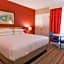 Howard Johnson by Wyndham Anaheim Hotel & Water Playground
