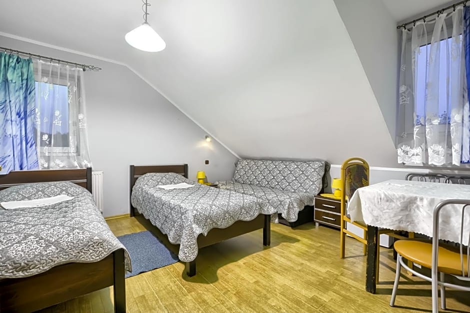 Zajazd Karłów Restauracja & Pokoje Gościnne