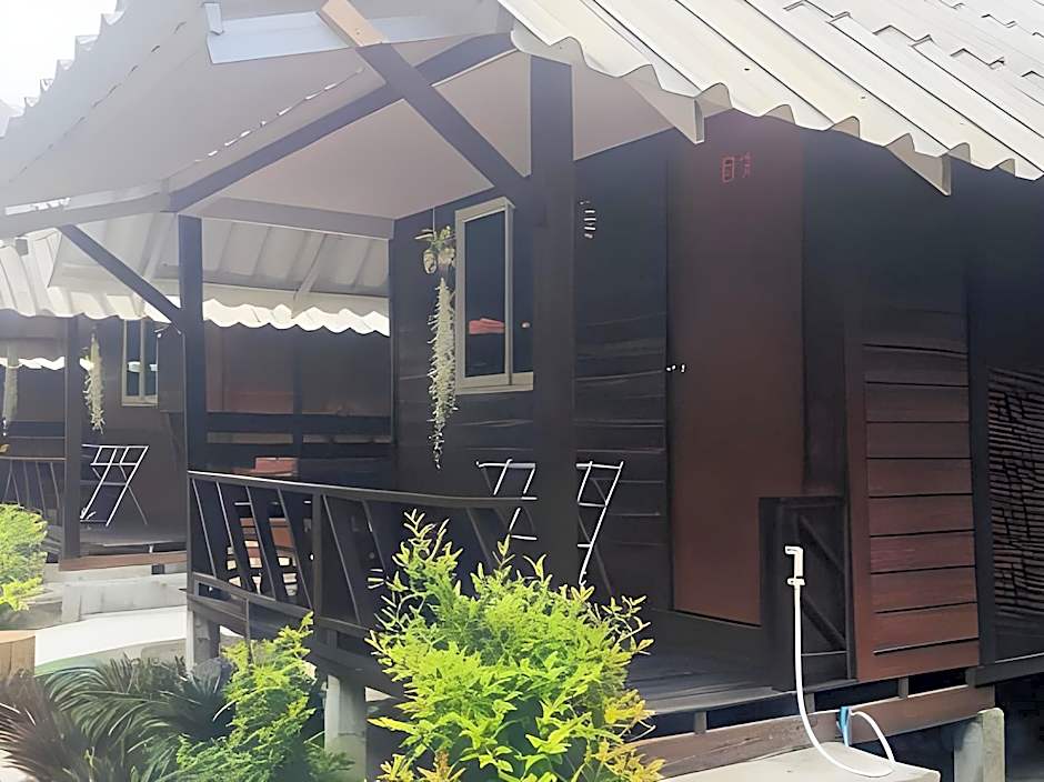 Charming Lipe Beach Resort