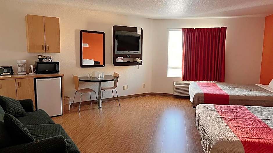 Motel 6-Regina, SK