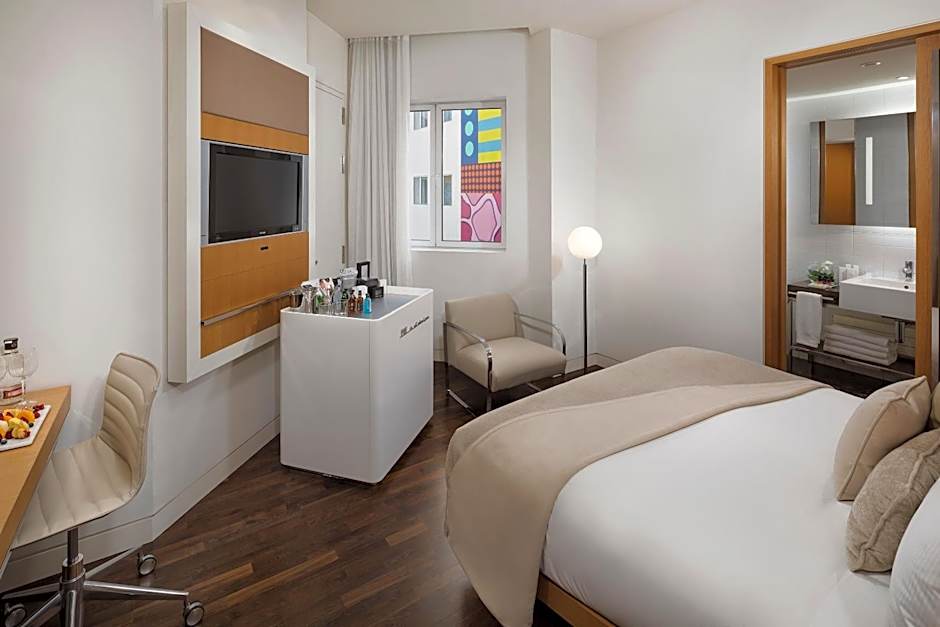 ME Madrid Reina Victoria