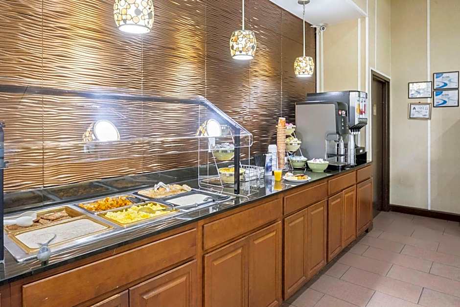 Quality Suites Hickory South