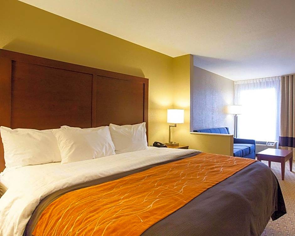 Quality Inn & Suites I-40 East