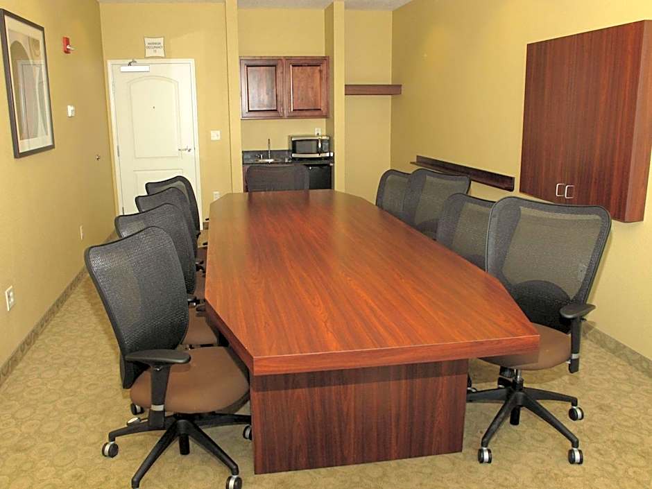 La Quinta Inn & Suites by Wyndham Bismarck