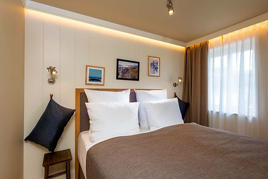 LOEV - VELA Hotels